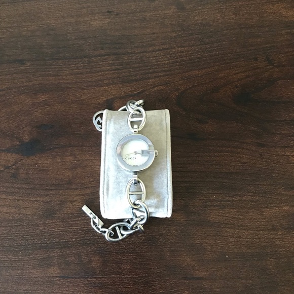 *Timeless Elegant Gucci SS Charms Bracelet Watch* - Picture 8 of 8